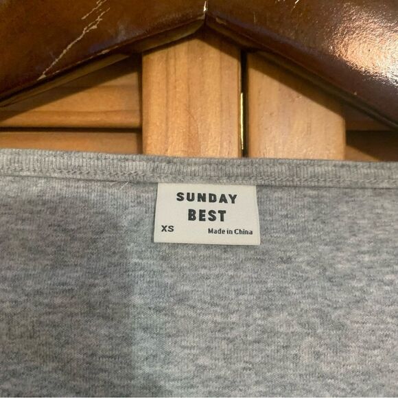 Aritzia Sunday Best V Neck Long Sleeve Crop XS - Picture 2 of 5